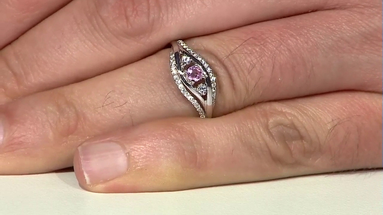 Video Zilveren ring met een Ceylon roze saffier