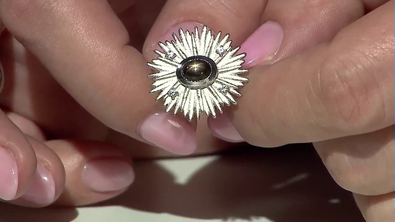 Video Zilveren ring met een zwarte ster saffier (MONOSONO COLLECTION)