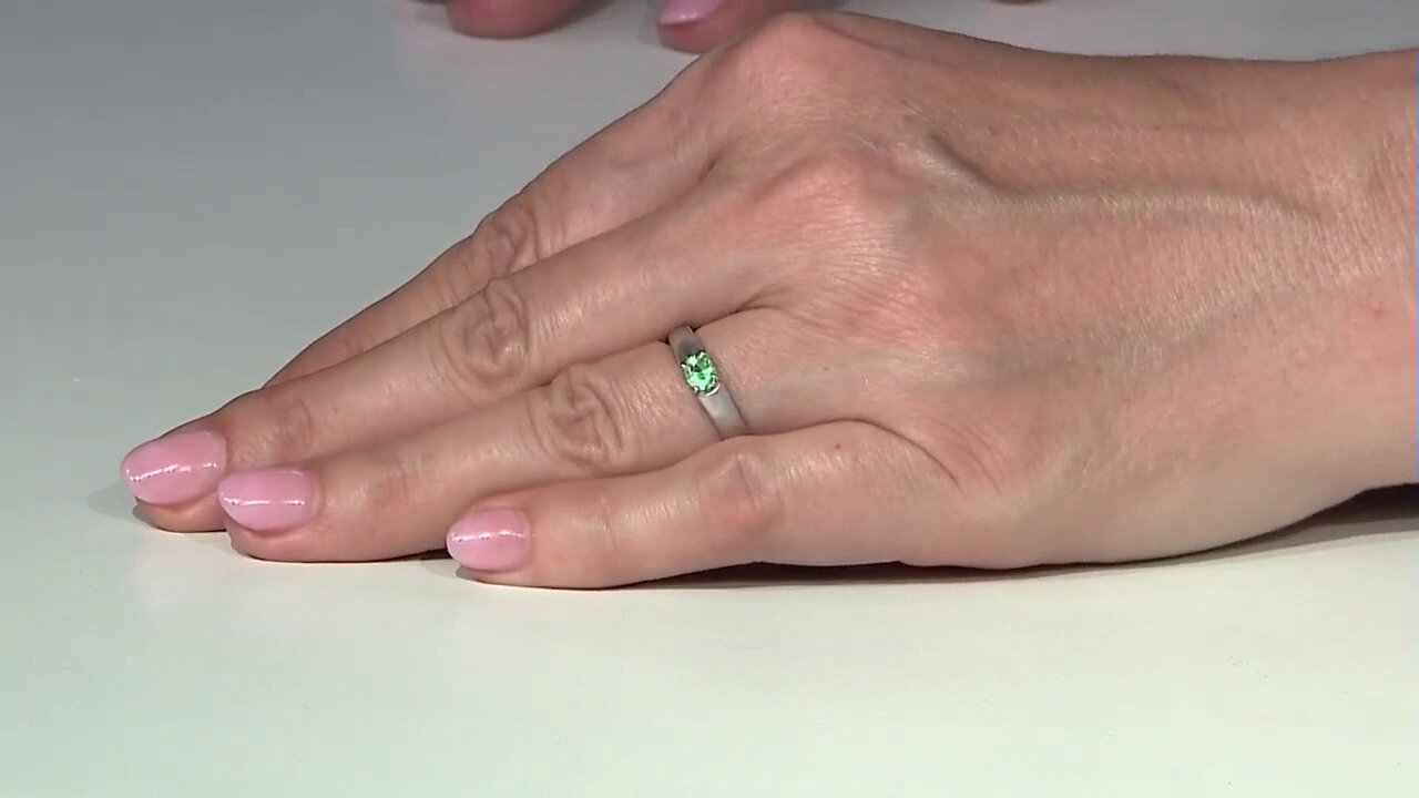 Video Zilveren ring met een Ethiopische smaragd