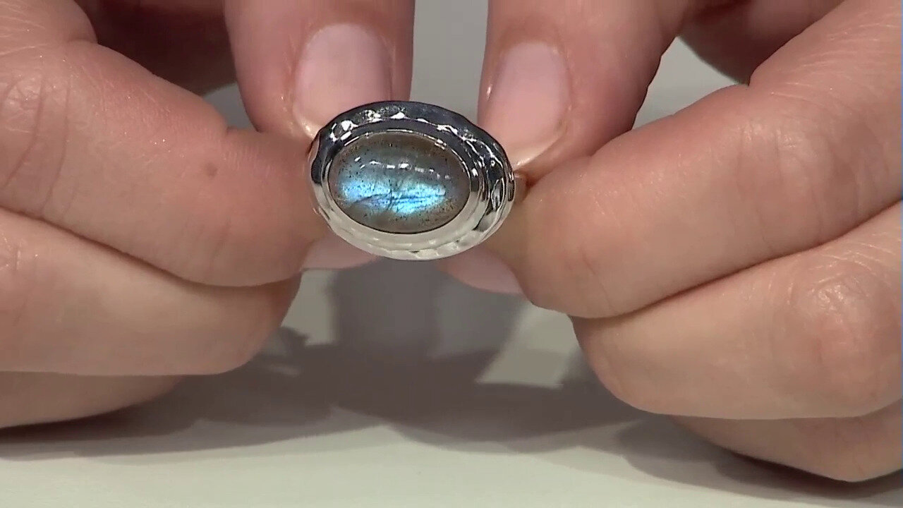 Video Zilveren ring met een labradoriet (MONOSONO COLLECTION)