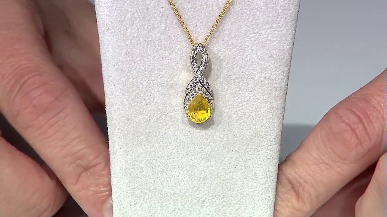 Video Madagascar Yellow Sapphire Silver Necklace