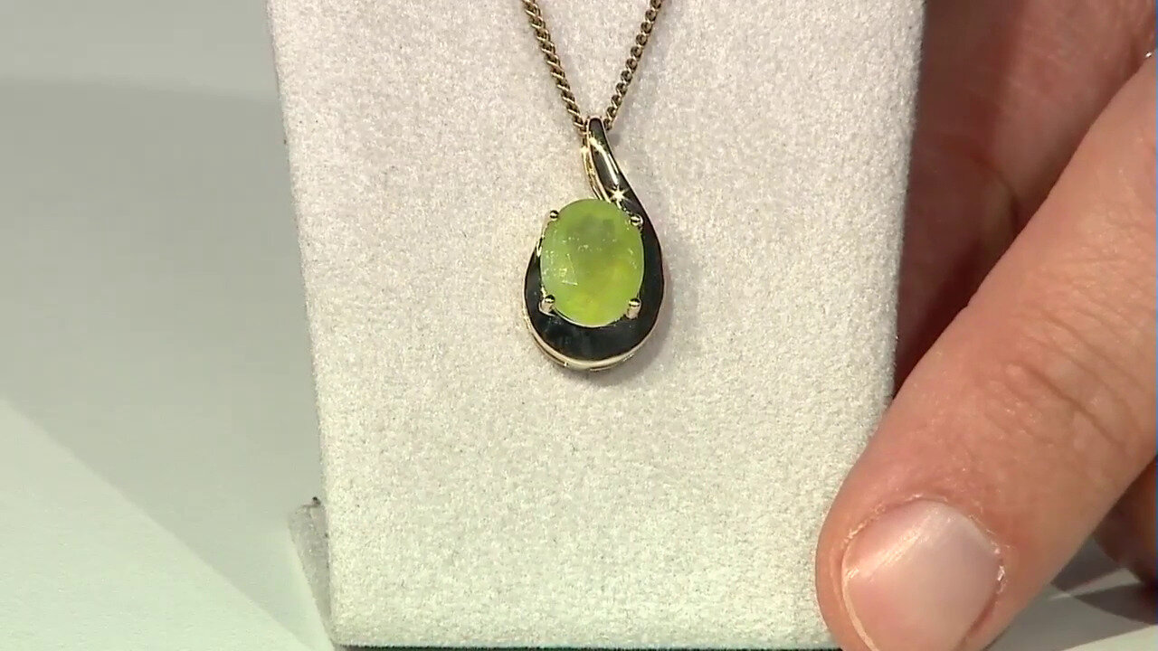 Video 9K Brazilian Green Opal Gold Pendant (Tenner Diniz)