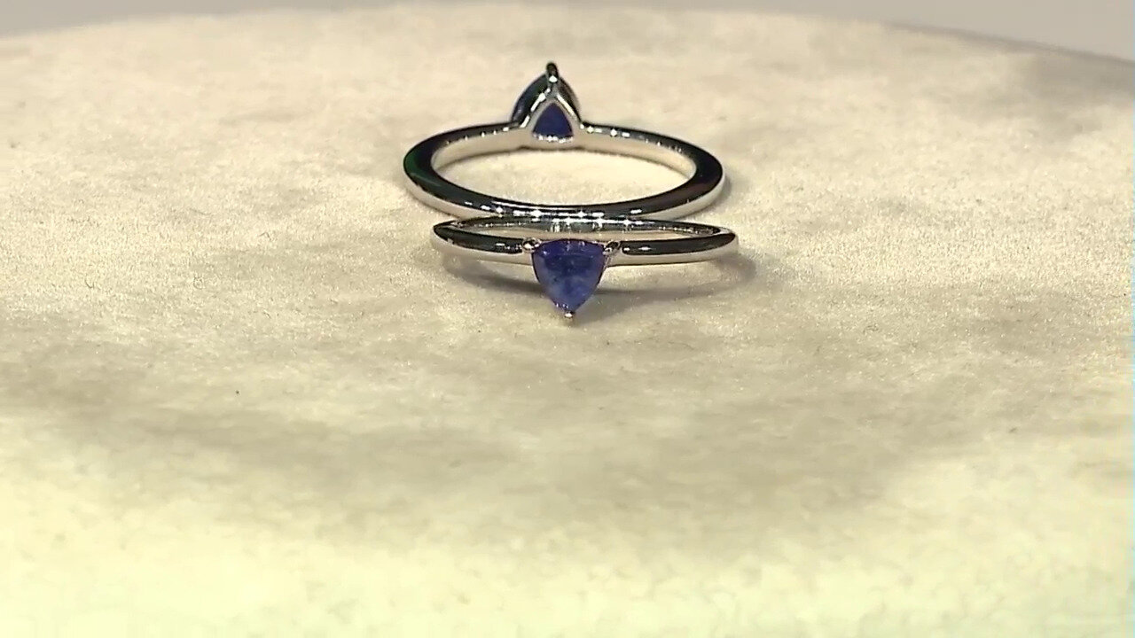 Video Madagascar Blue Sapphire Silver Ring