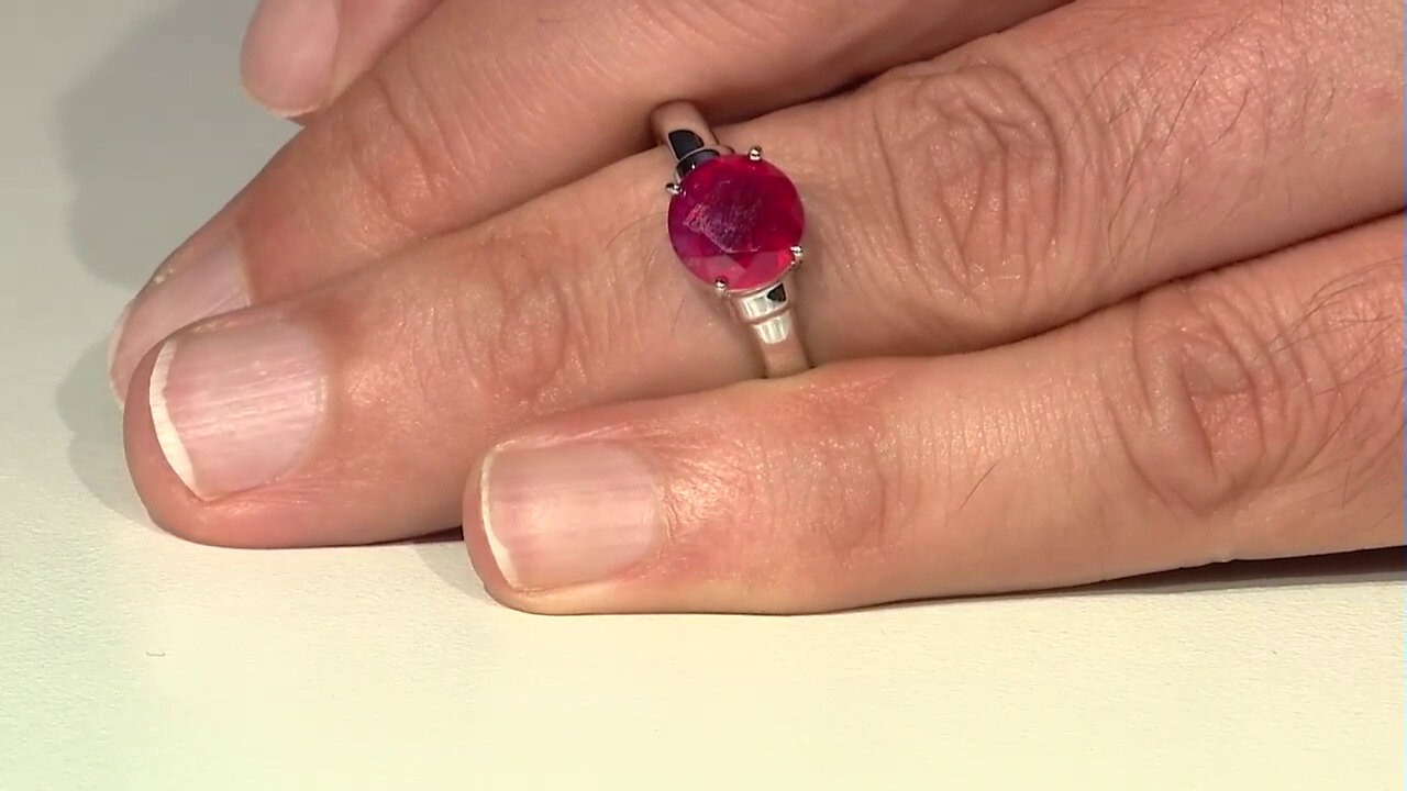Video Zilveren ring met een Madagaskar Robijn