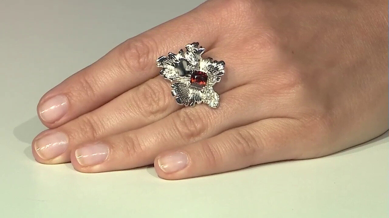 Video Zilveren ring met een roze zirkoon (SAELOCANA)