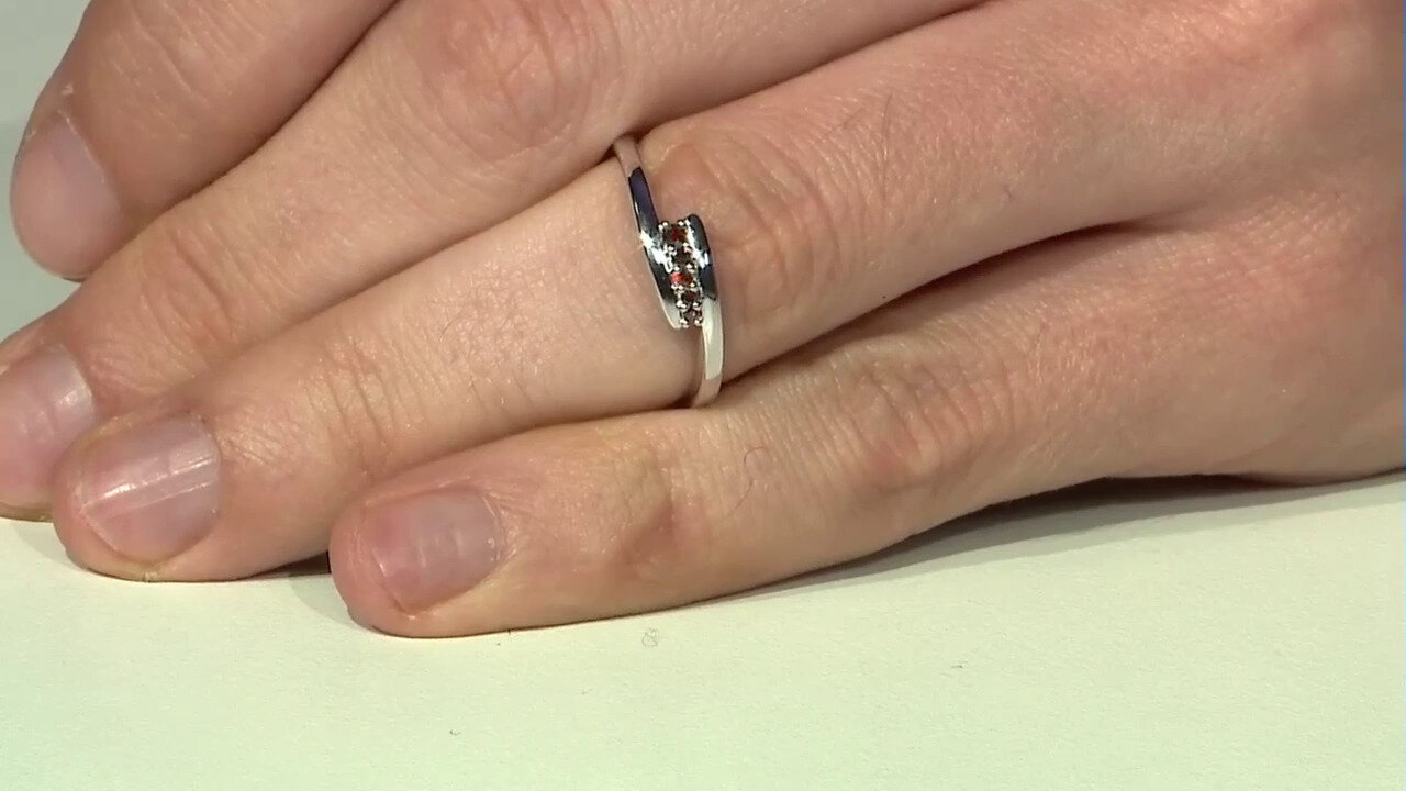 Video I3 Red Diamond Silver Ring
