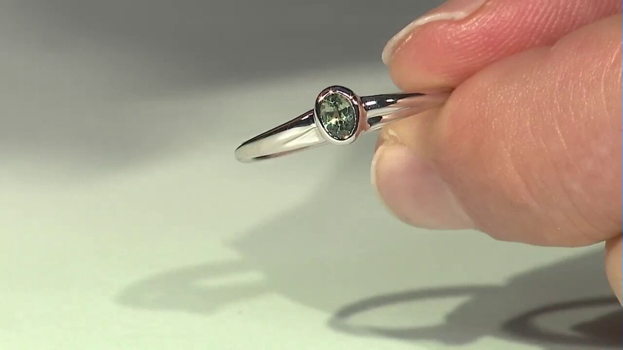 Video Zilveren ring met een Montana Saffier