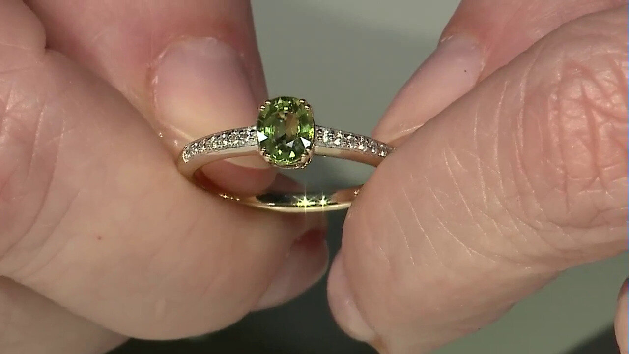 Video 9K Green Queensland Sapphire Gold Ring (Mark Tremonti)