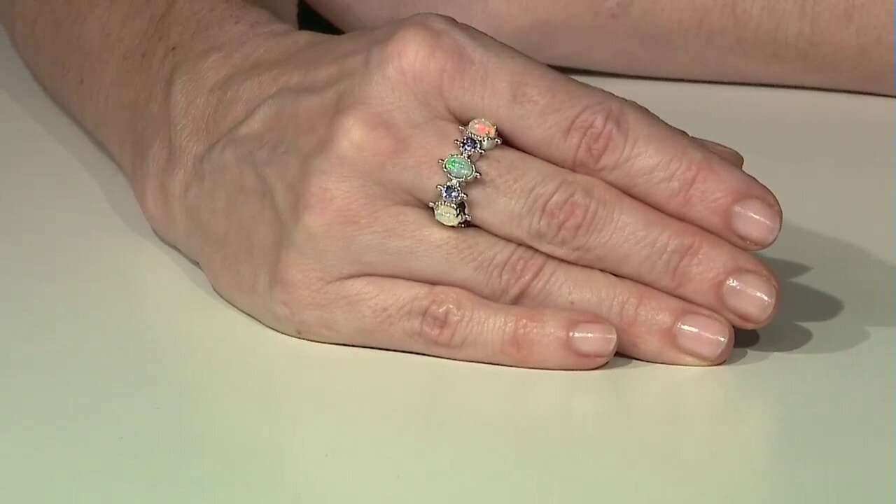 Video Zilveren ring met Welo-opalen (Dallas Prince Designs)