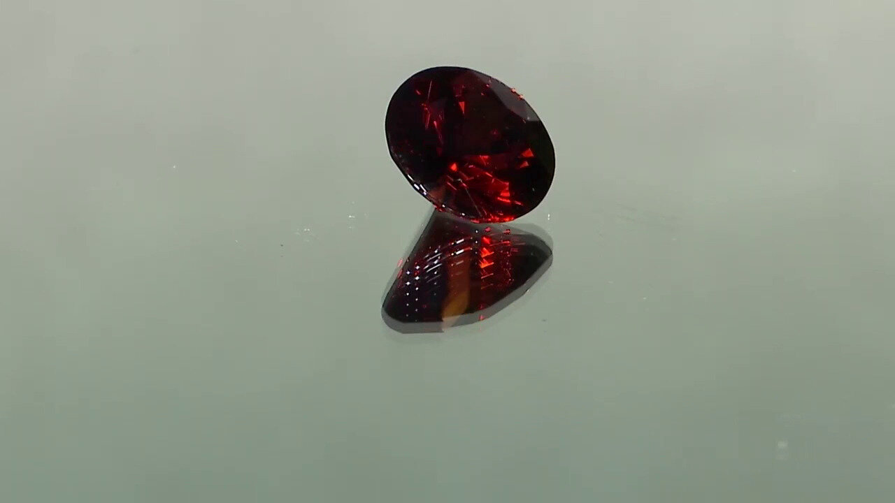 Video Piedra preciosa con Zircón rojo 7,866 ct
