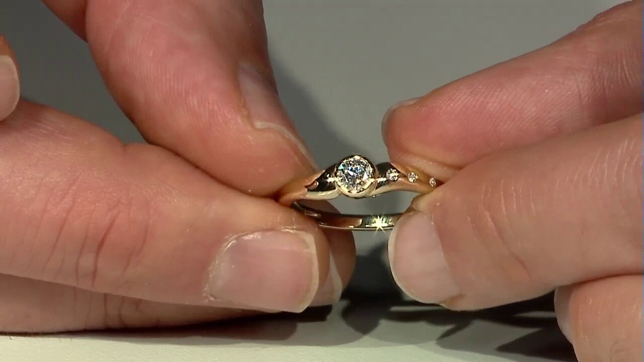 Video Anillo en oro con Diamante limpio a lupa F (LUCENT DIAMONDS)