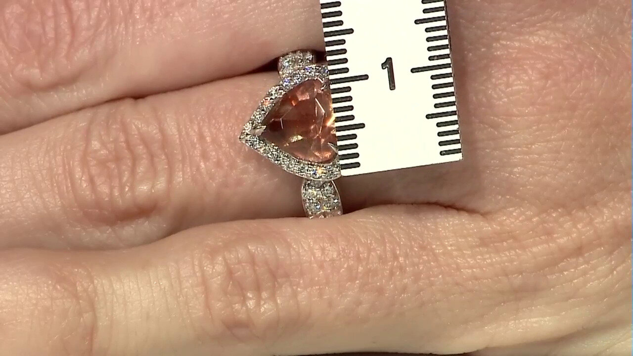 Video 14K Oregon Sunstone Gold Ring (AMAYANI)