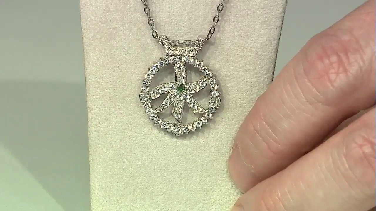 Video Zilveren hanger met een bosgroene diamant