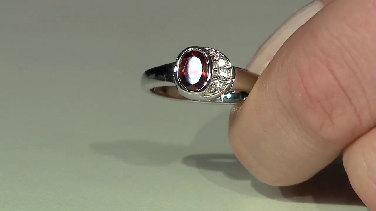 Video Zilveren ring met een Framboos Zirkoon