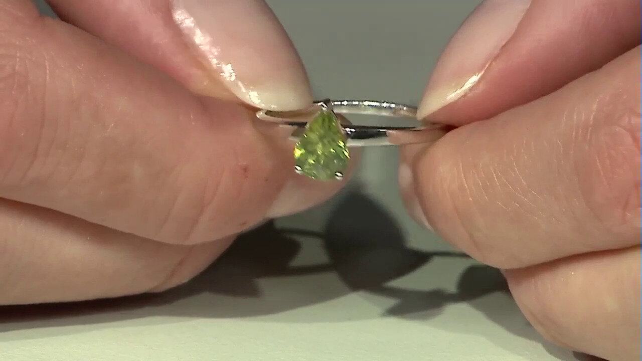 Video Anello placcato in platino con Zaffiro del Mozambico
