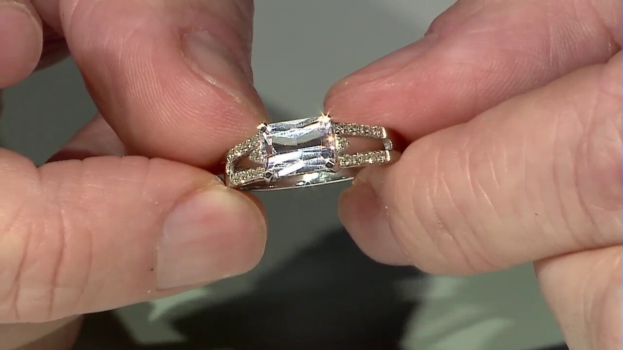 Video Zilveren ring met een witte kunziet