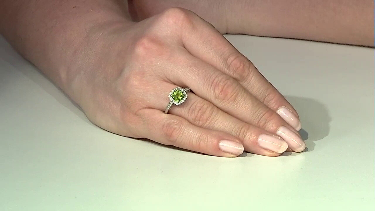 Video Zilveren ring met een Arizona-peridoot