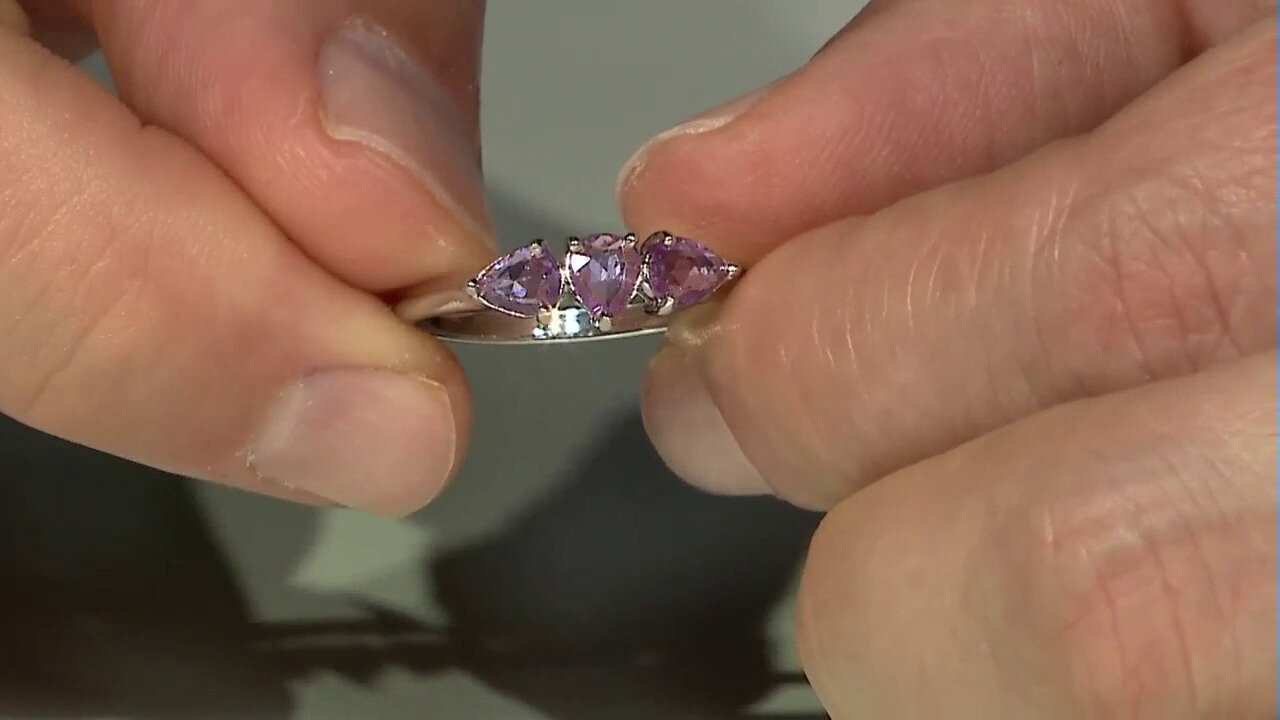 Video Bague en argent et Saphir pourpre de Ceylan non chauffé