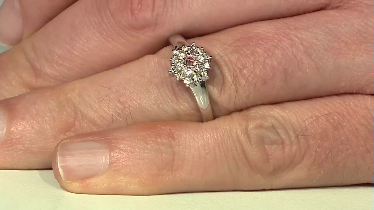 Video Zilveren ring met een roze saffier
