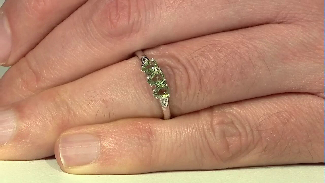 Video Bague en argent et Saphir vert