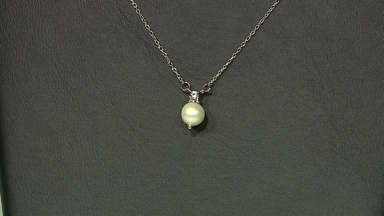 Video White Freshwater Pearl Silver Necklace