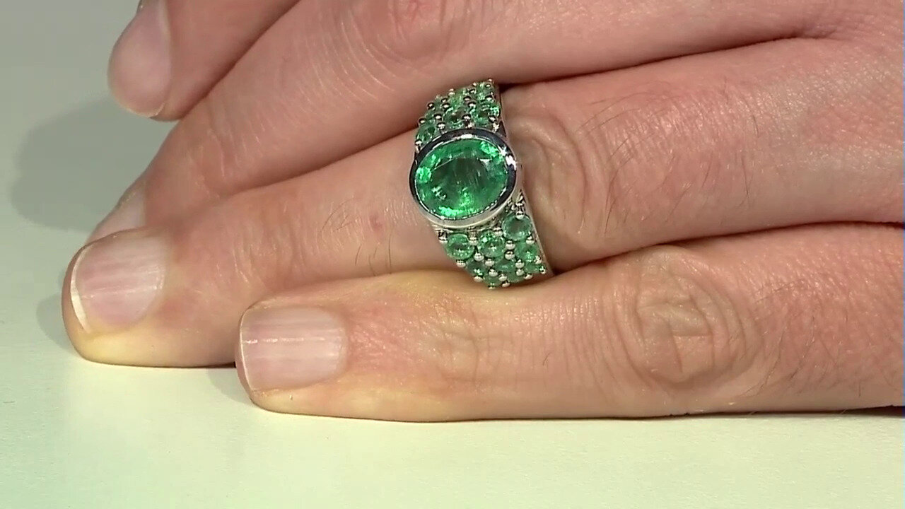 Video Platina ring met een Zambia-smaragd (KM by Juwelo)