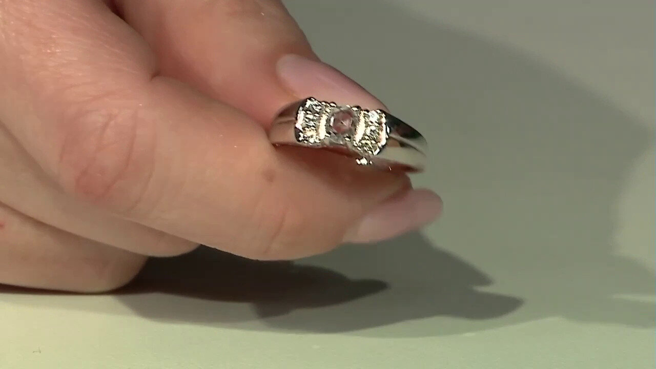 Video Zilveren ring met een witte saffier