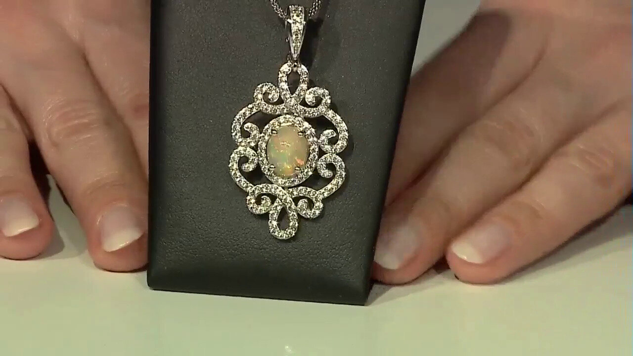 Video Zilveren halsketting met een Welo-opaal (Dallas Prince Designs)