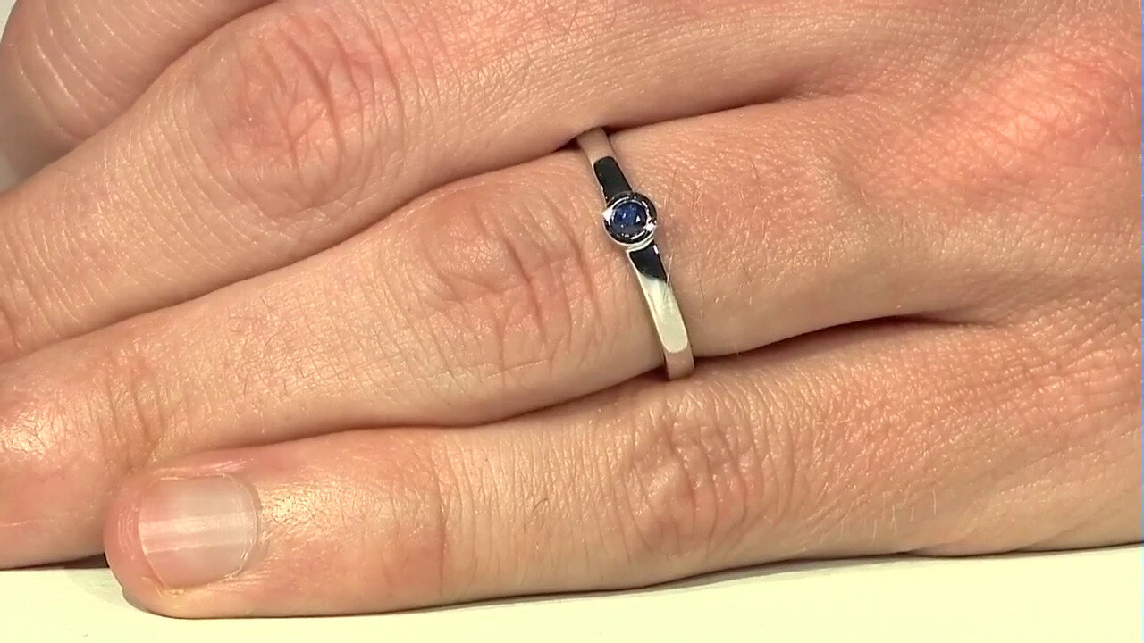 Video Blue Sapphire Silver Ring