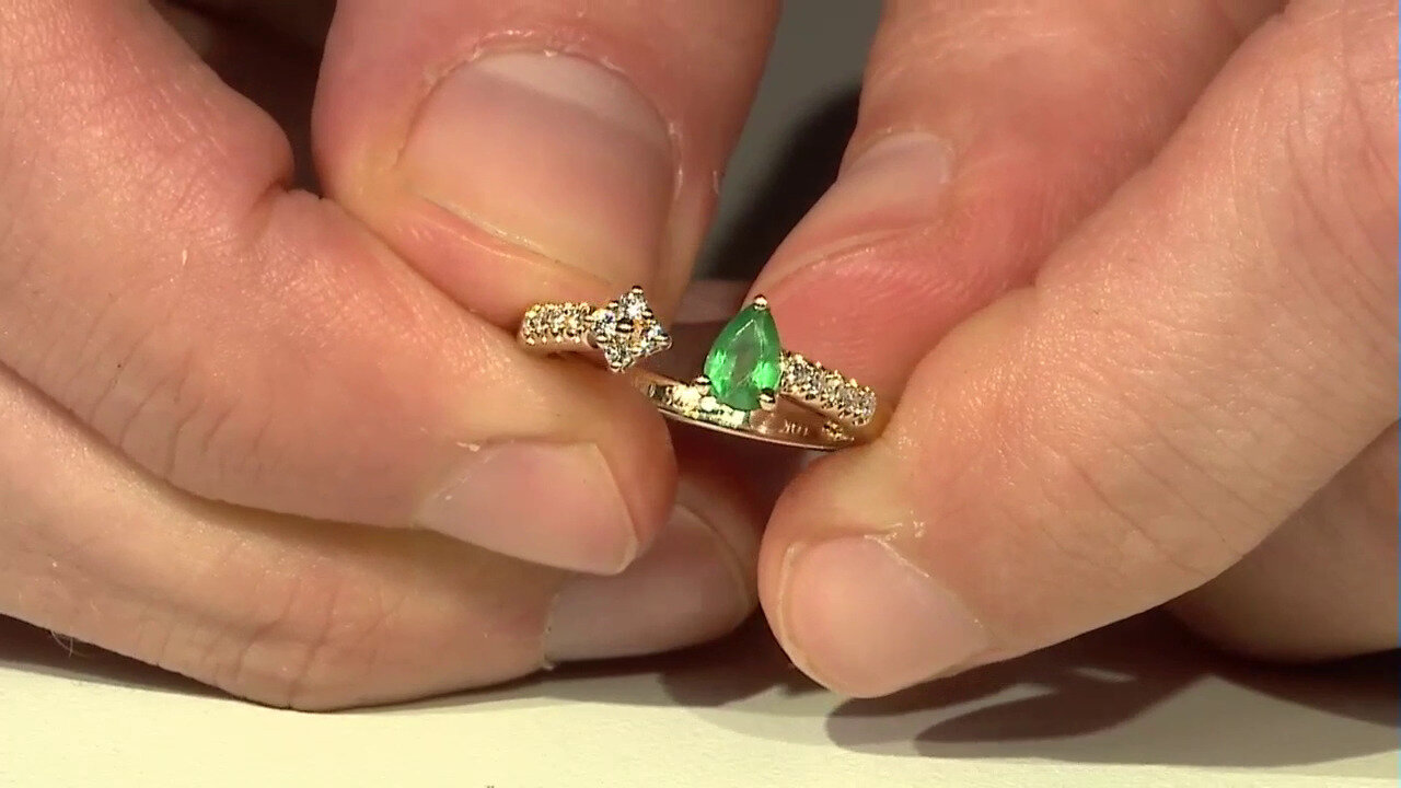 Video 10K Zambian Emerald Gold Ring