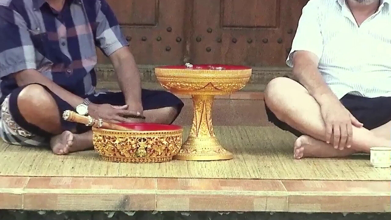 Video Sulawesi-Rhodonit-Silberanhänger (Bali Barong)