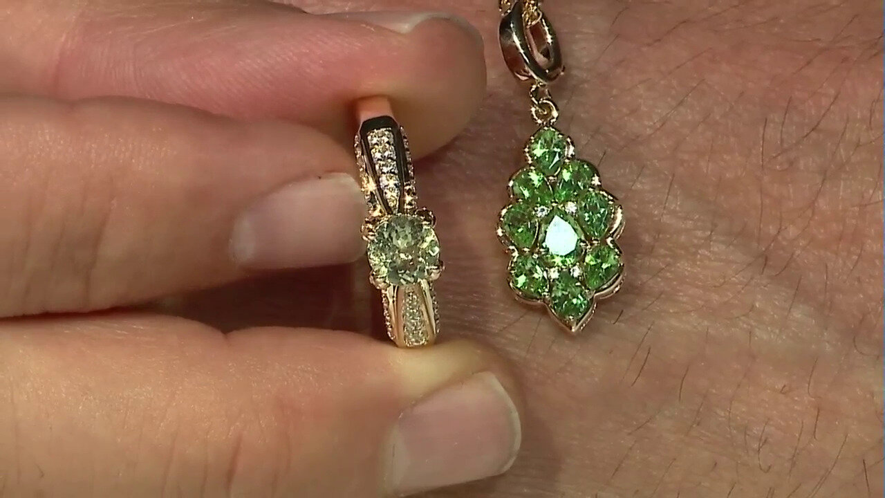 Video 9K Tanzanian Tsavorite Gold Pendant