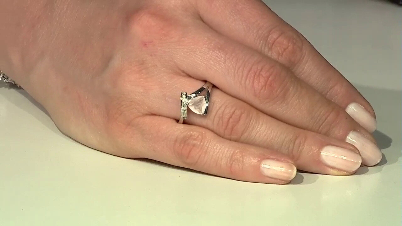 Video Zilveren ring met een rozen kwarts