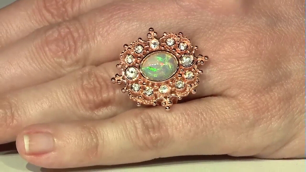 Video Anello in argento con Opale di Welo (Dallas Prince Designs)