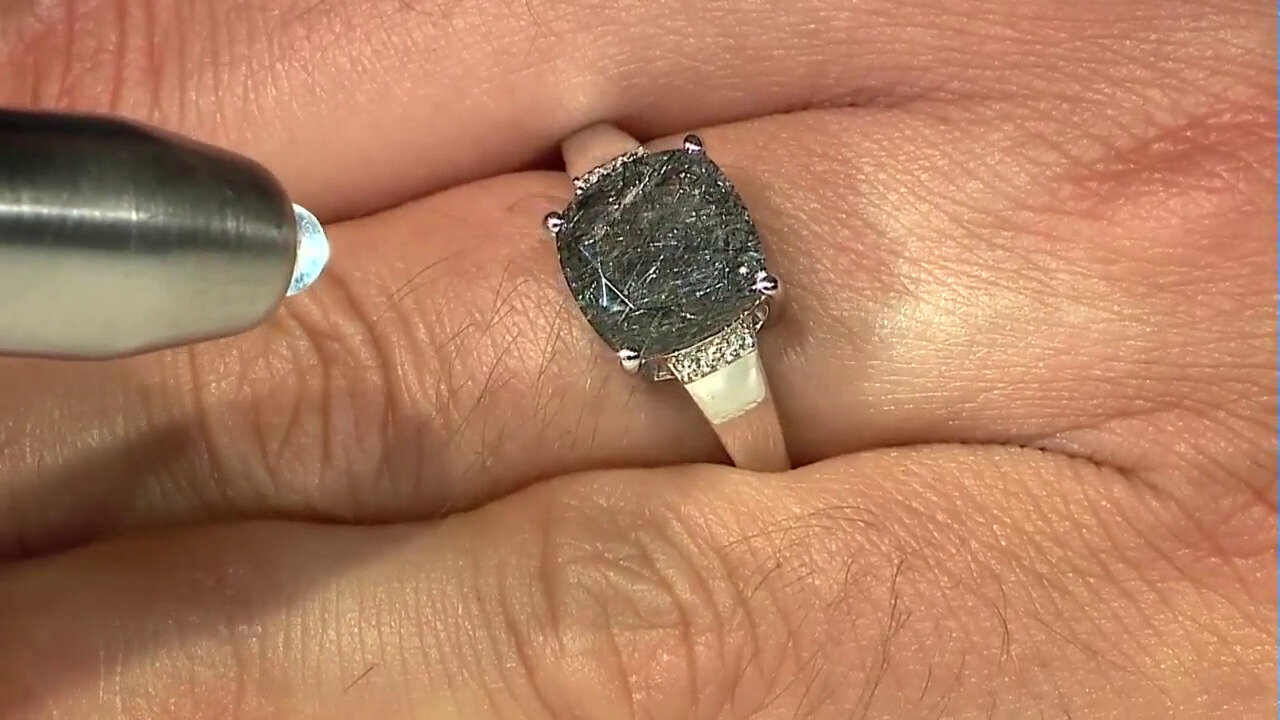 Video Zilveren ring met een zwarte rutielkwarts