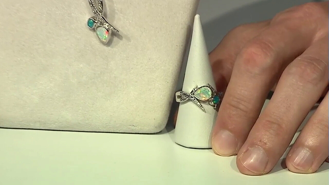 Video Zilveren ring met een Welo-opaal (MONOSONO COLLECTION)