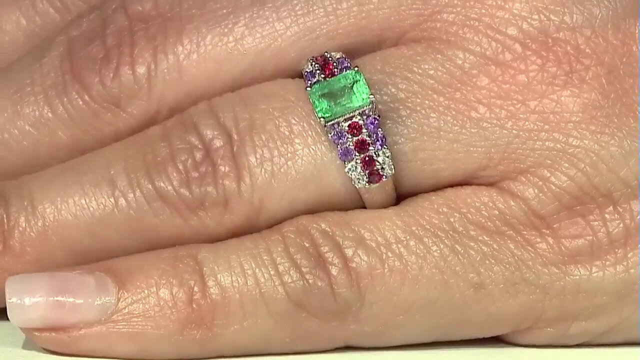 Video Zilveren ring met een Columbiaanse smaragd (SAELOCANA)