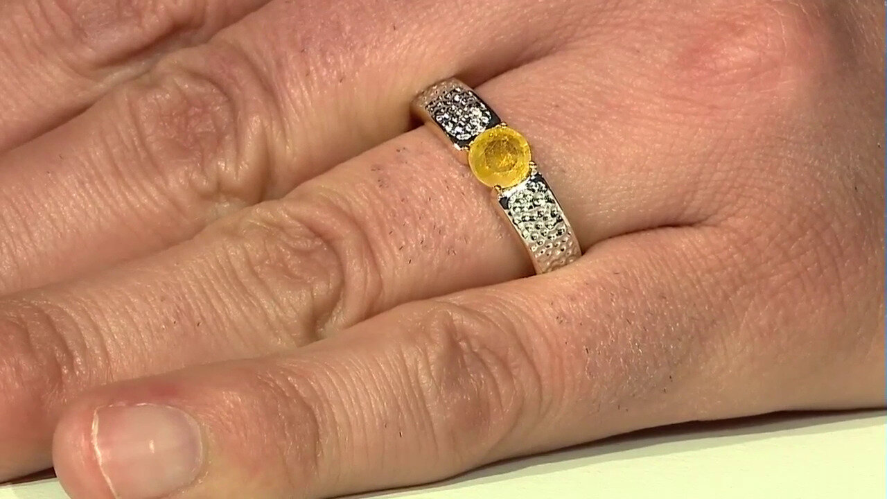 Video Madagascar Yellow Sapphire Silver Ring