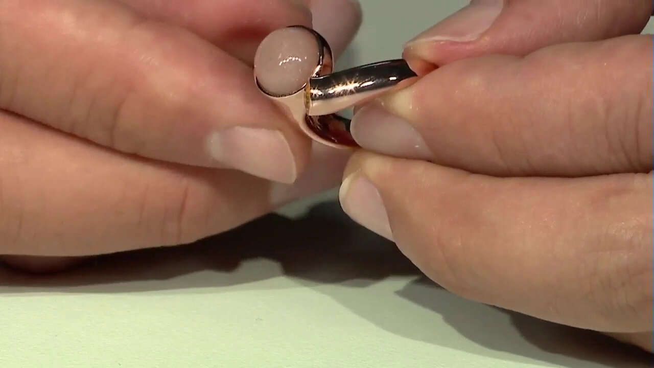 Video 9K Peach Moonstone Gold Ring (KM by Juwelo)