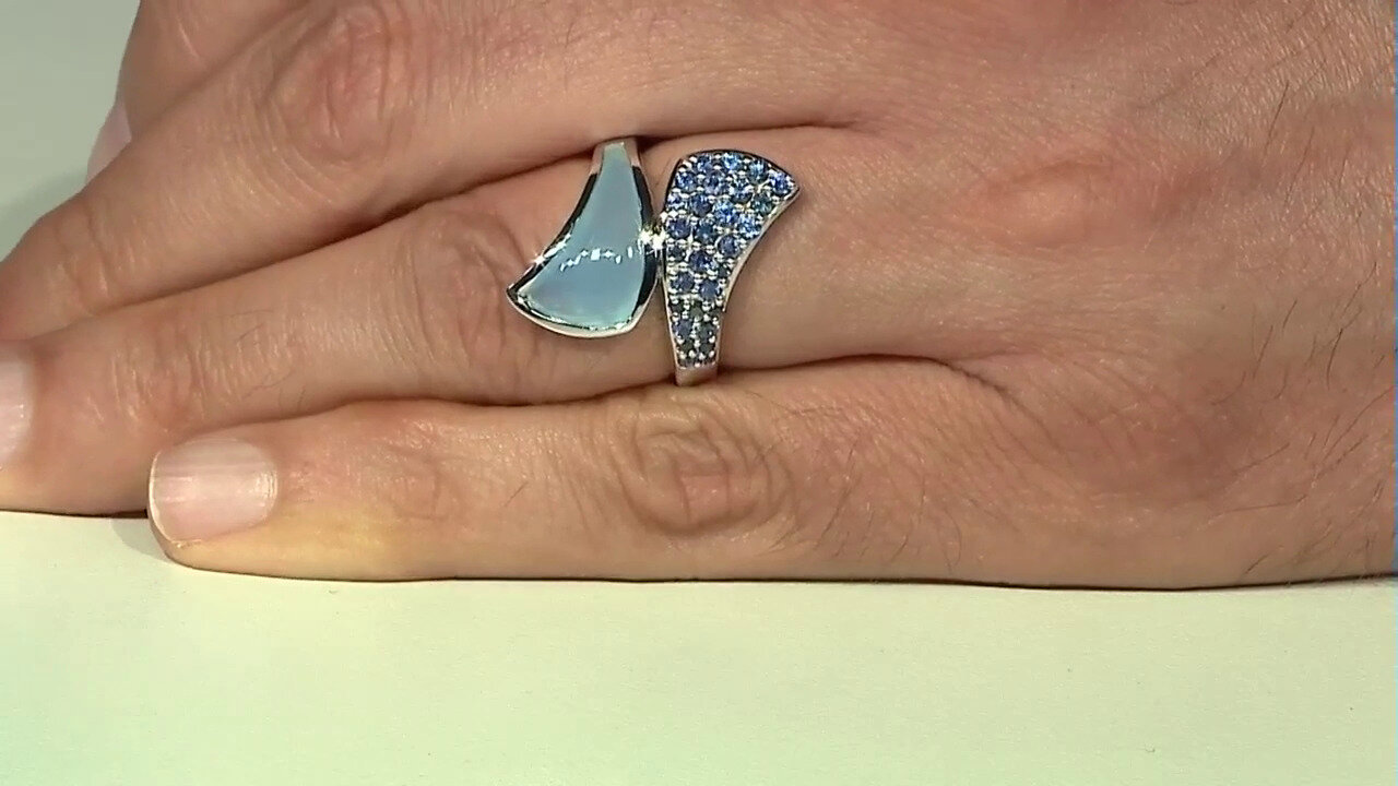 Video Gouden ring met een Blauwe chalcedoon (KM by Juwelo)