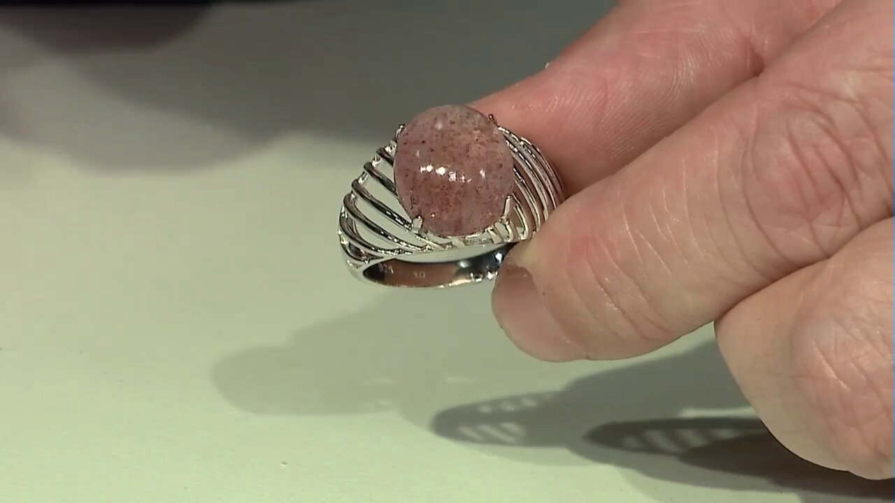 Video Zilveren ring met een aardbei kwarts