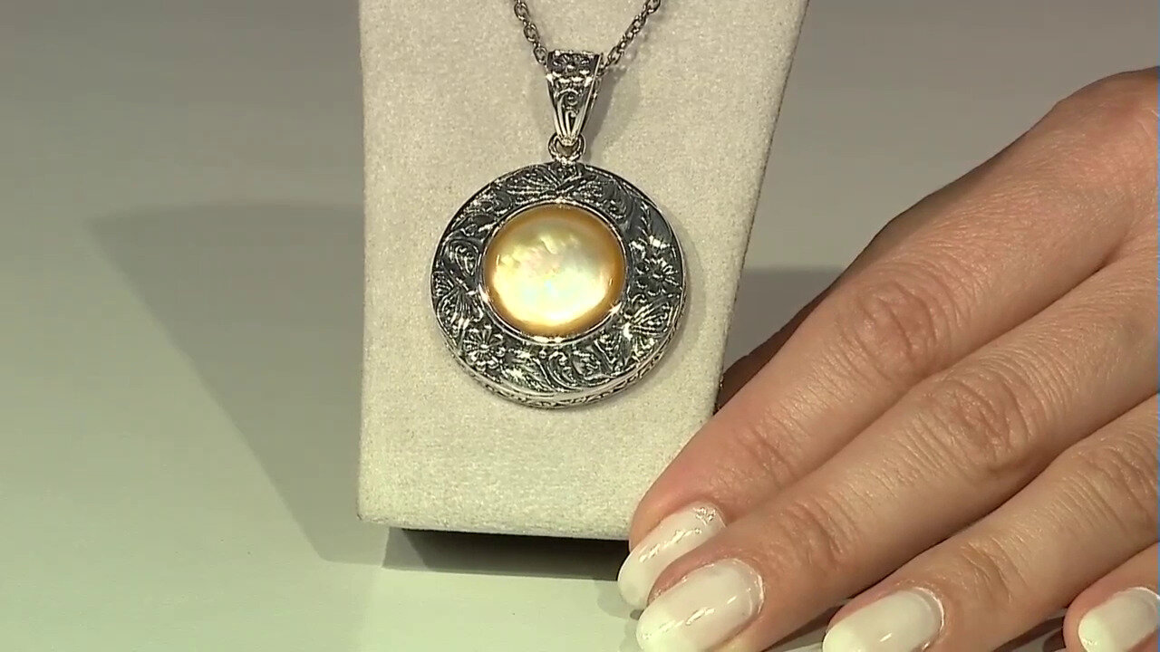 Video Mother of Pearl Silver Pendant (Art of Nature)