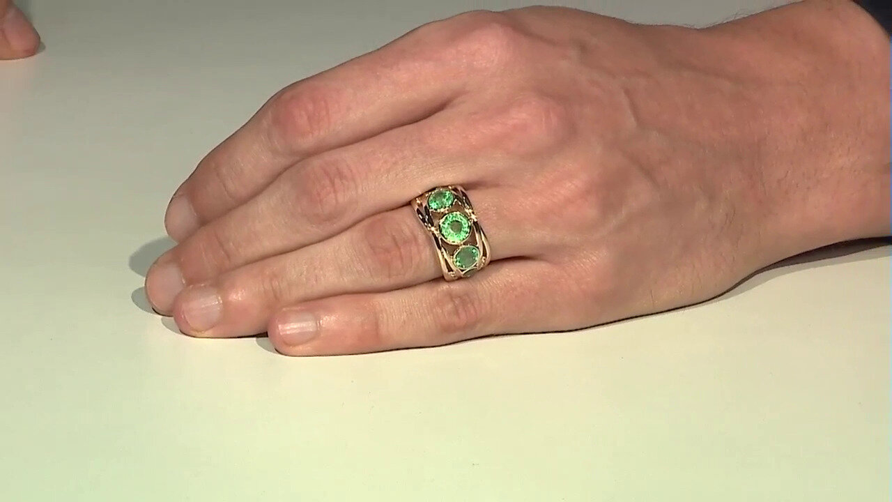Video Gouden ring met een Russische smaragd (de Melo)