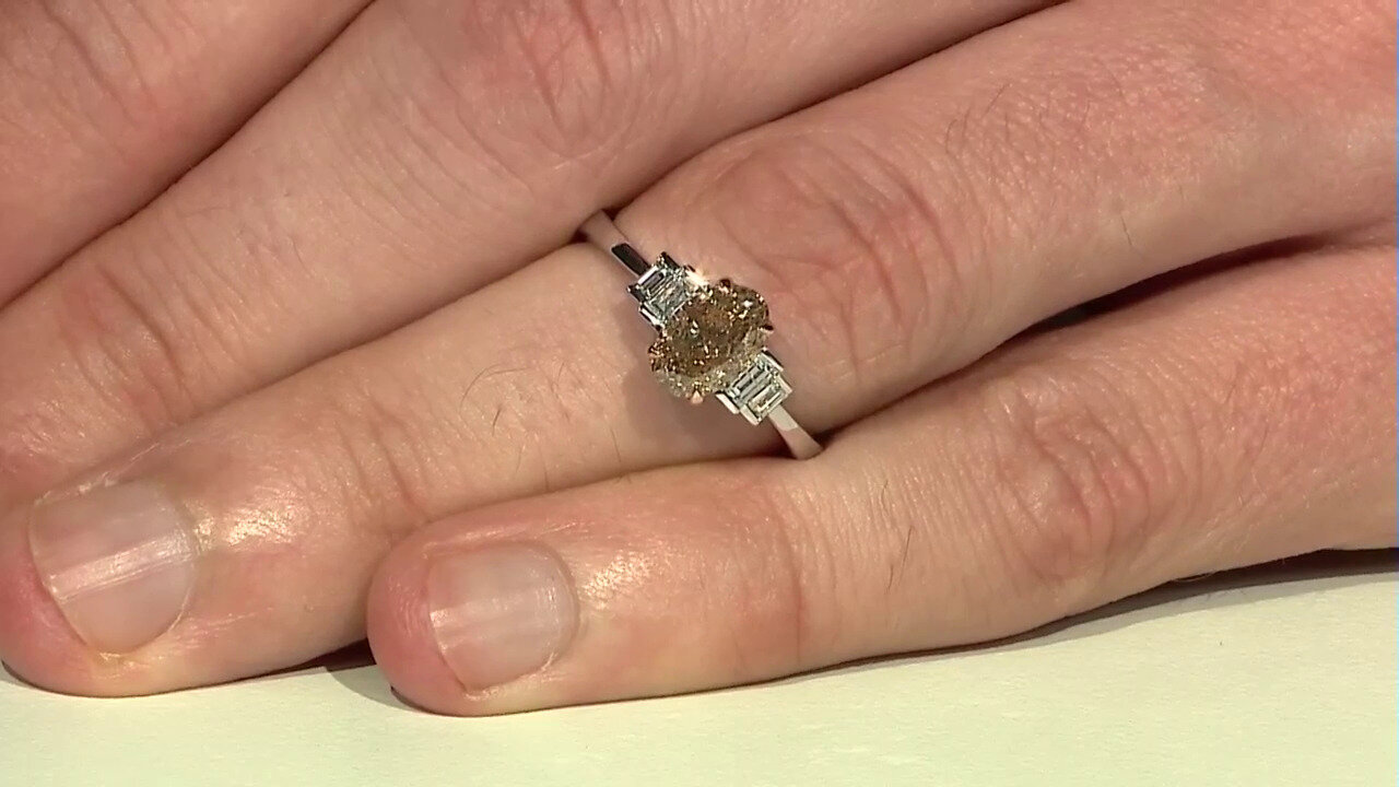 Video 18K SI2 Brown Diamond Gold Ring (CIRARI)