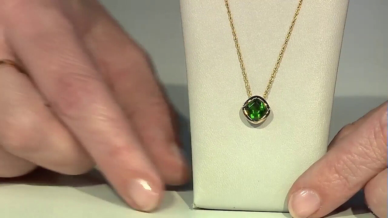 Video 14K Russian Diopside Gold Necklace