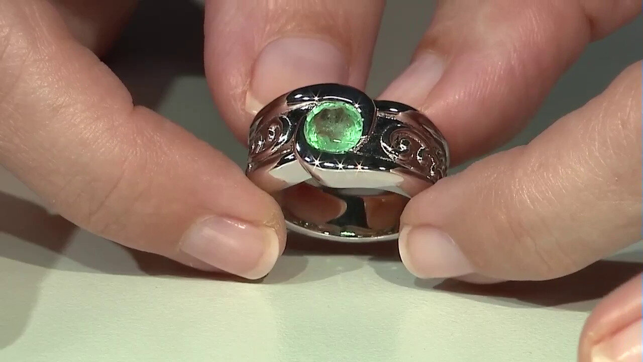 Video Zilveren ring met een Russische smaragd (de Melo)