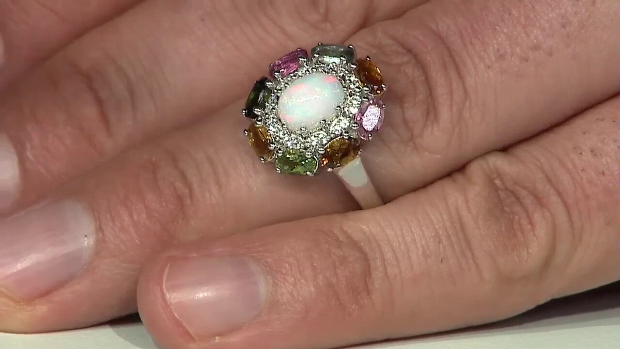 Video Zilveren ring met een Welo-opaal