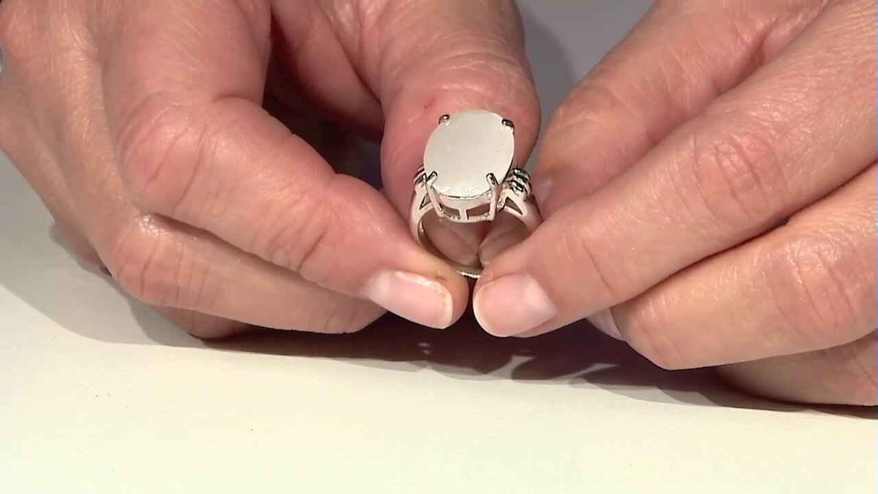 Video White Moonstone Silver Ring