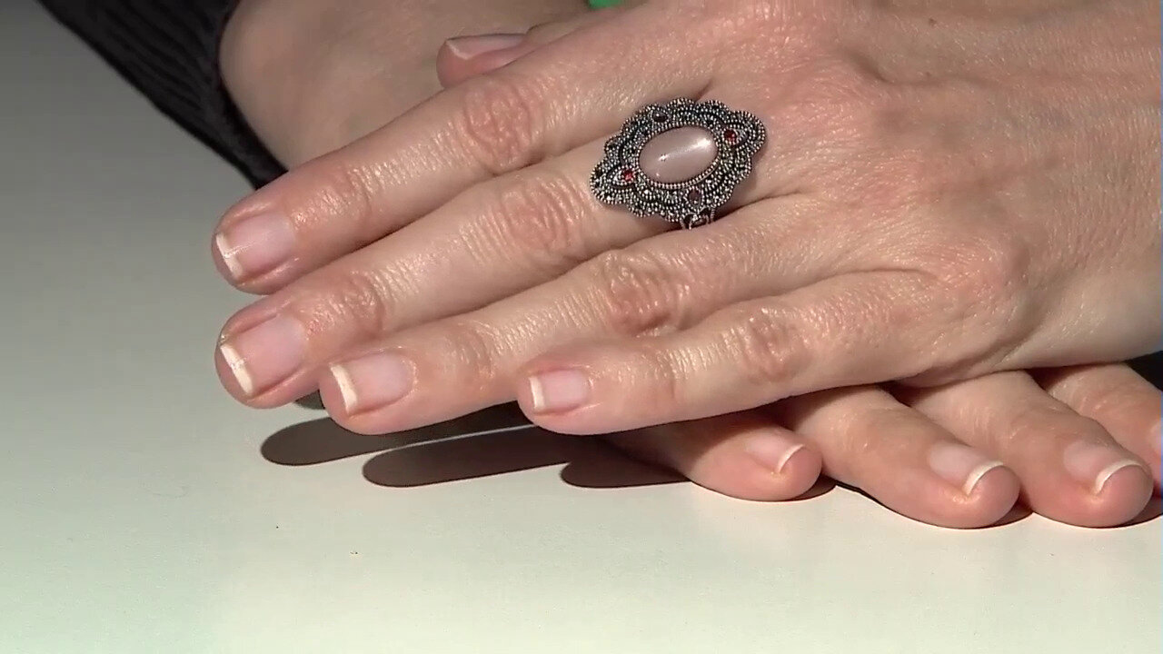 Video Zilveren ring met een Perzik Maansteen (Annette classic)