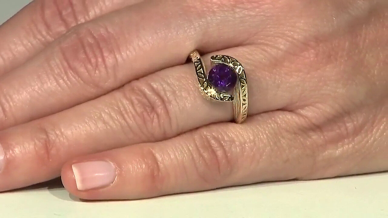 Video Gouden ring met een Uruguay amethist (Ornaments by de Melo)